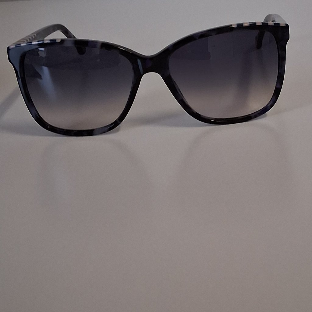 Carolina Herrera She795 Sunglasses Brand New Carolina Herrera She795 Sunglasses Brand New